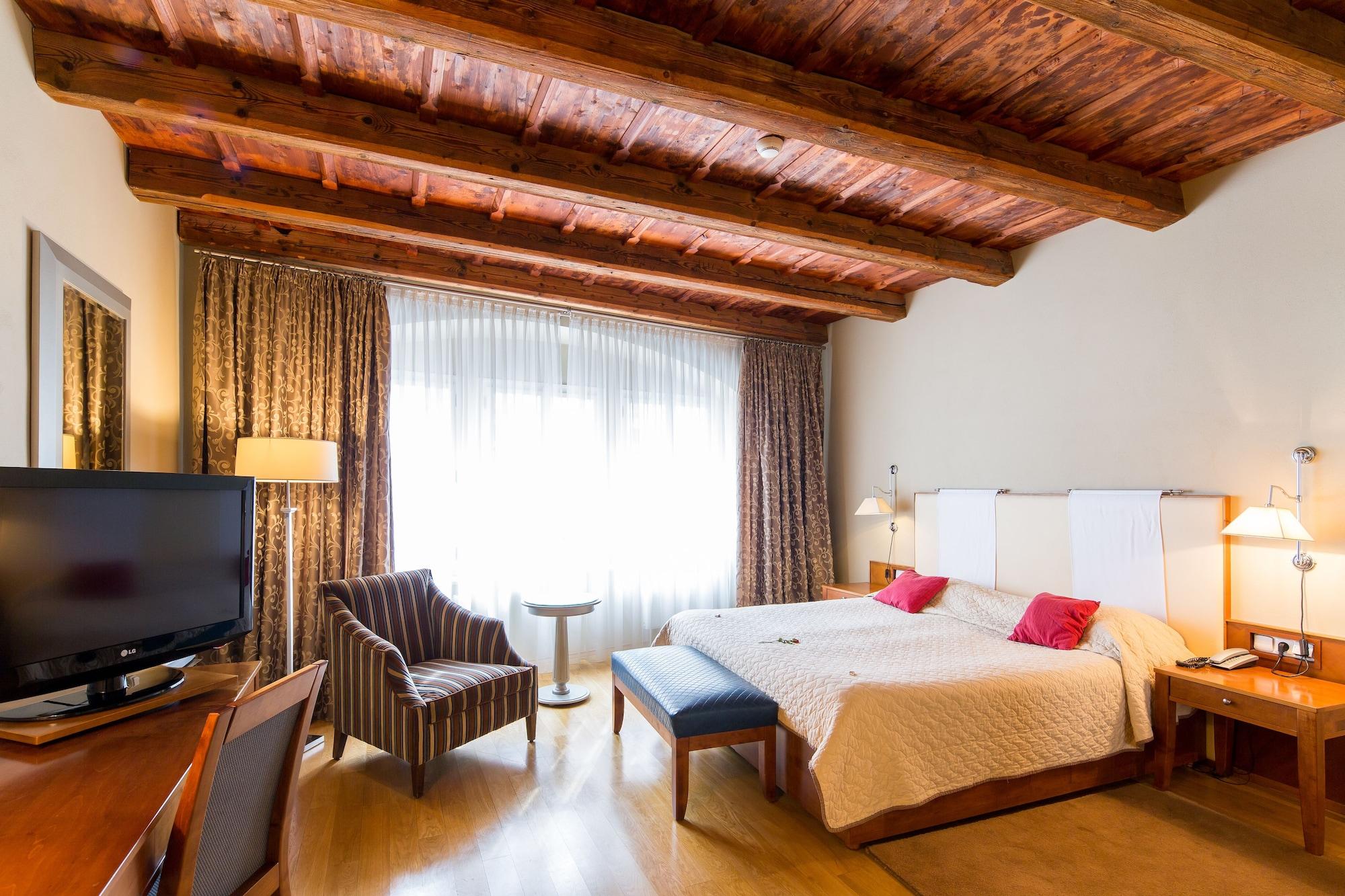 U Zlatého Kola Hotel