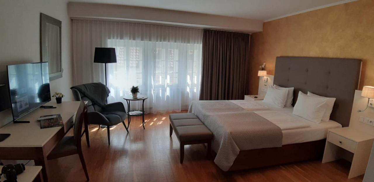 U Zlatého Kola Hotel 4*