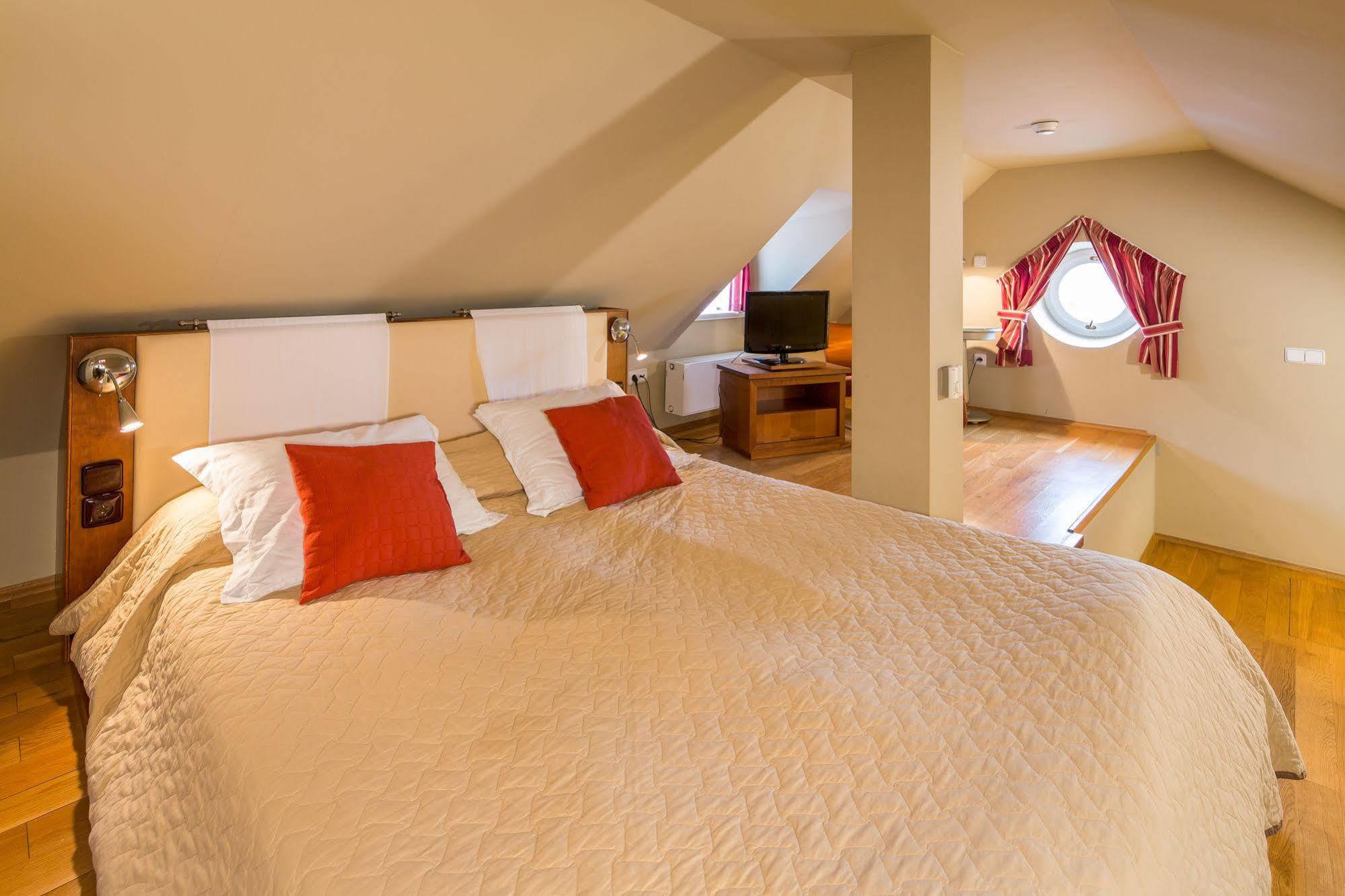 The Golden Wheel Hotel Prag